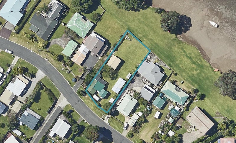 18 Roretana Drive, Athenree, Waihi Beach - Carousel 1