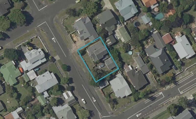 22 Aroha Street, Takaro, Palmerston North - Carousel 1