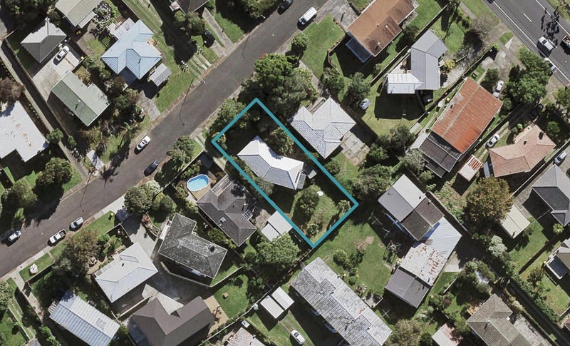 6 Ellen Avenue, Hillcrest, Auckland - Carousel 1