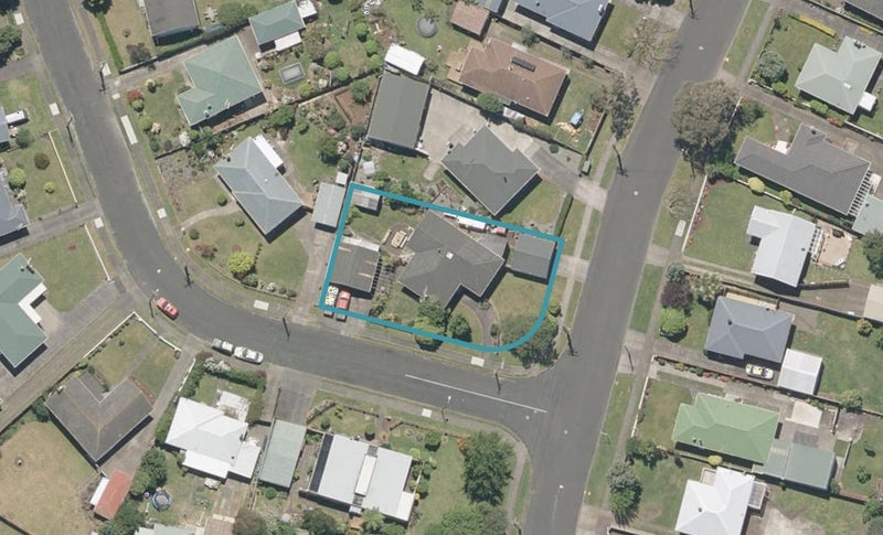 42 Selwyn Crescent, College Estate, Whanganui - Carousel 1