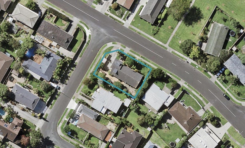 15 Whiteacres Drive, Sunnyhills, Auckland - Carousel 1