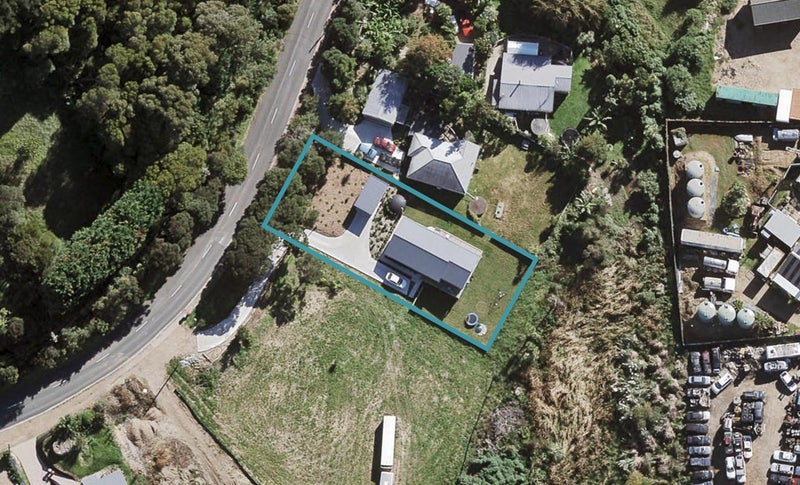 51 Sea View Road, Ostend, Waiheke Island - Carousel 1
