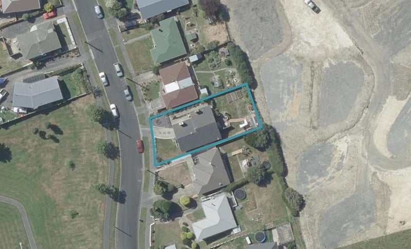 87 Elwyn Crescent, Green Island, Dunedin - Carousel 1