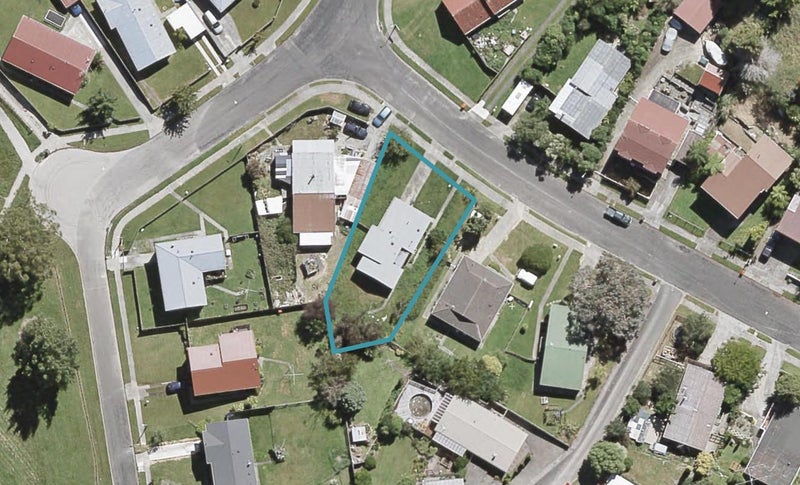 36 Edelweiss Grove, Timberlea, Upper Hutt - Carousel 1