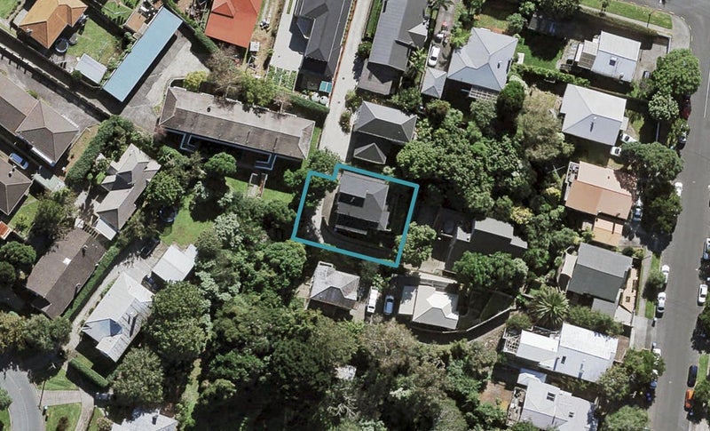 4B Bournemouth Avenue, Sandringham, Auckland - Carousel 1