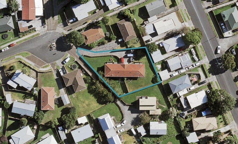 15 Hatherley Place, Clendon Park, Auckland - Carousel 1