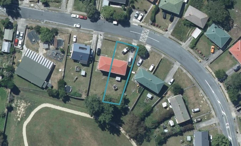 12 Kalingo Street, Waitangirua, Porirua - Carousel 1