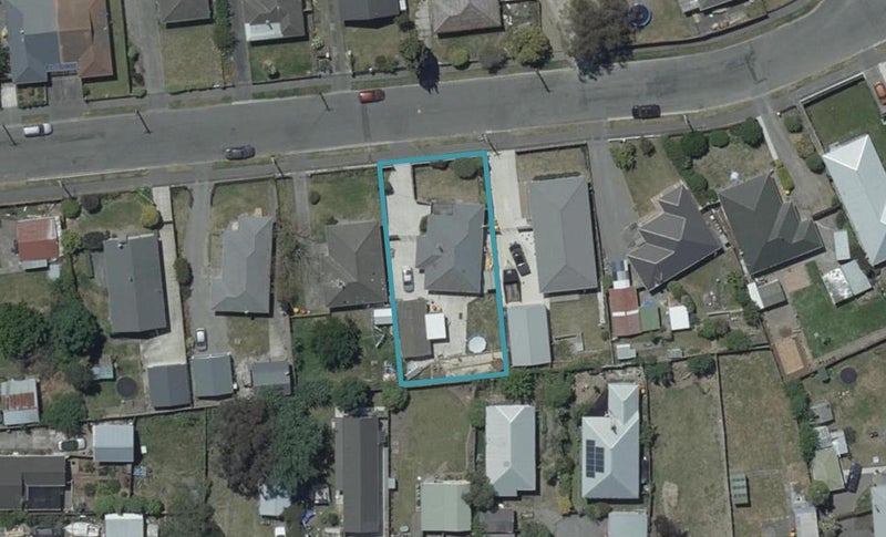 12 Vancouver Crescent, Wainoni, Christchurch - Carousel 1