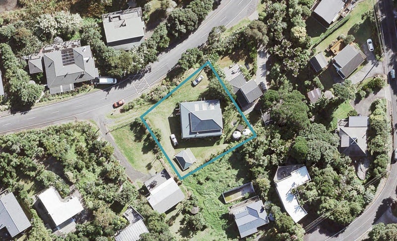 20 Beach Valley Road, New Lynn - Carousel 1