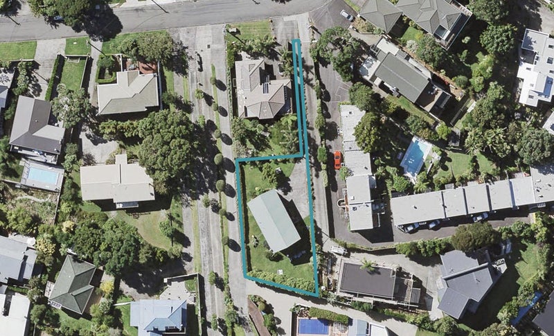 24A Parr Terrace, Castor Bay, Auckland - Carousel 1