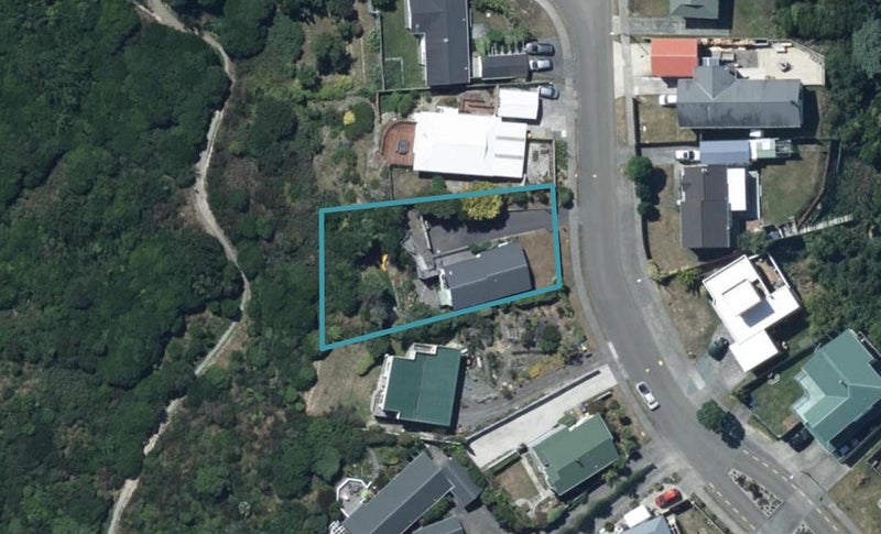 39 Doncaster Terrace, Ascot Park, Porirua - Carousel 1
