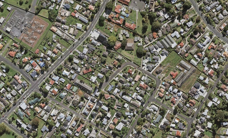 204/27 Mcburney Place, Mangere East, Auckland - Carousel 1