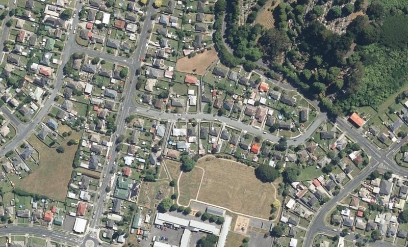 12 Harris Street, Naenae, Lower Hutt - Carousel 1