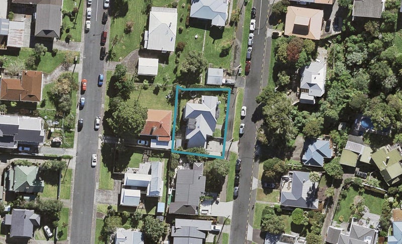 3 Seaview Avenue, Northcote, Auckland - Carousel 1