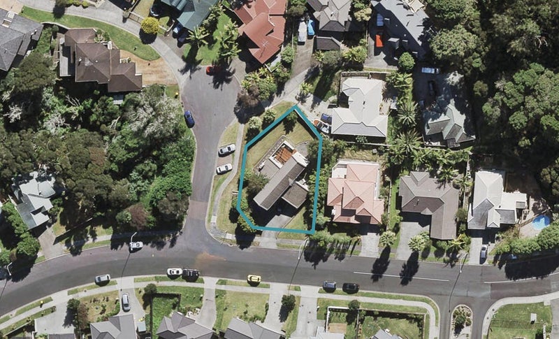 1 Daldys Bush Lane, Bayview, Auckland - Carousel 1