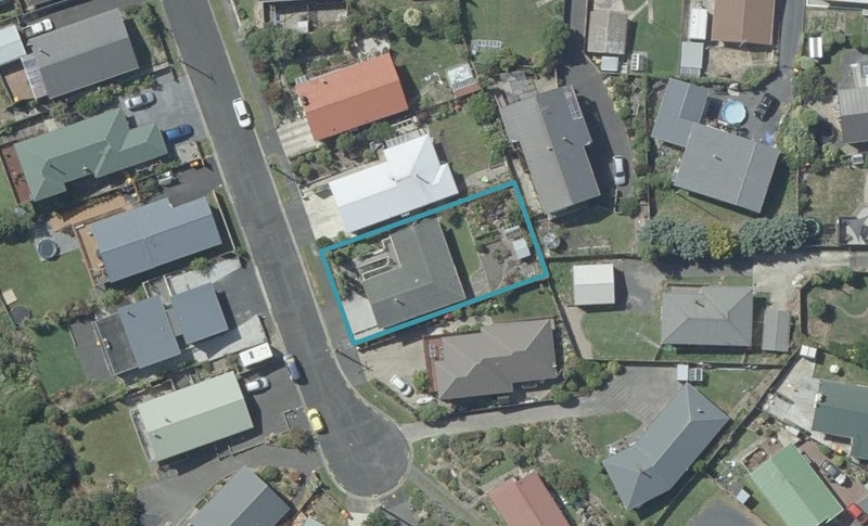 20 Clariton Avenue, Green Island, Dunedin - Carousel 1