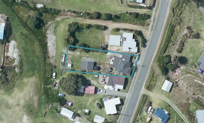 120 Newcastle Street, Māhia - Carousel 1