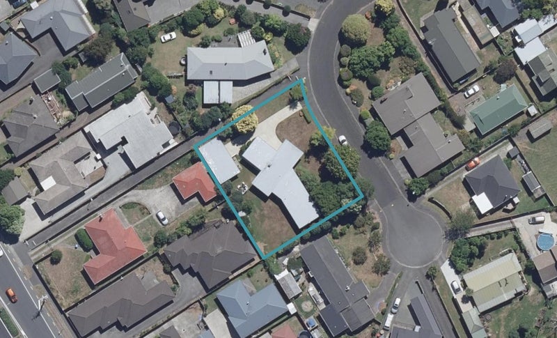 10 Gordon Street, Hillcrest, Hamilton - Carousel 1