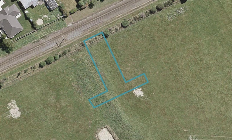 46 Te Kaeaea Crescent, Wallaceville, Upper Hutt - Carousel 1
