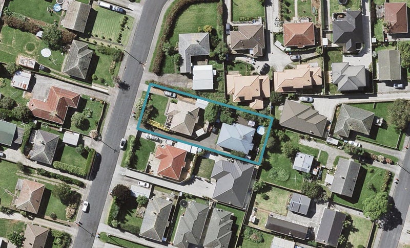 2/10 Coral Crescent, Panmure, Auckland - Carousel 1