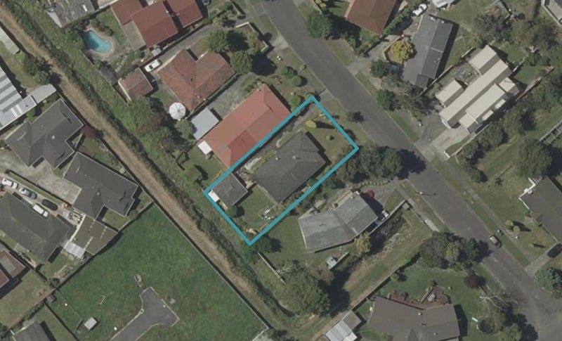 9 Terry Crescent, Milson, Palmerston North - Carousel 1