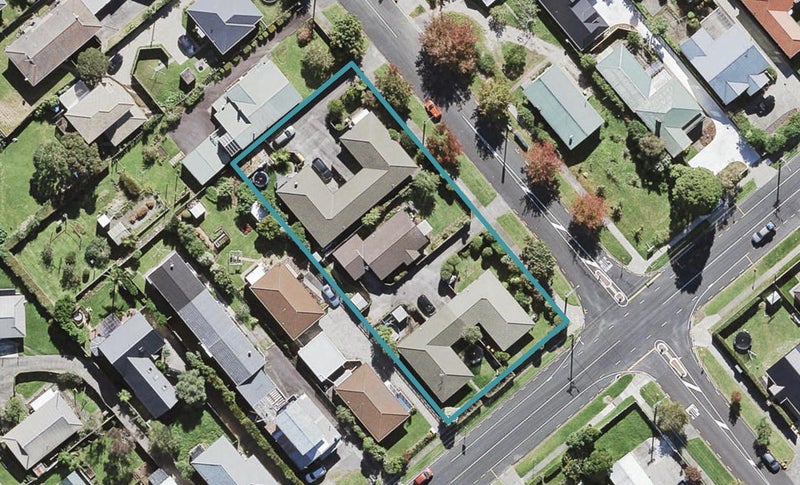 2/77 Hutchinson Avenue, New Lynn, Auckland - Carousel 1