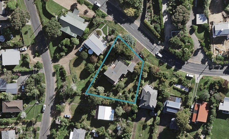 144 Ocean View Road, Oneroa, Waiheke Island - Carousel 1