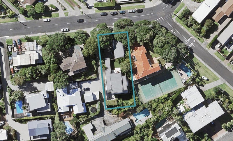 31 Castor Bay Road, Castor Bay, Auckland - Carousel 1