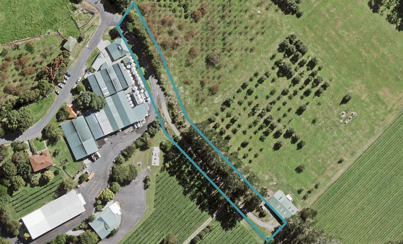 15 Babich Road, Henderson Valley, Auckland - Carousel 1