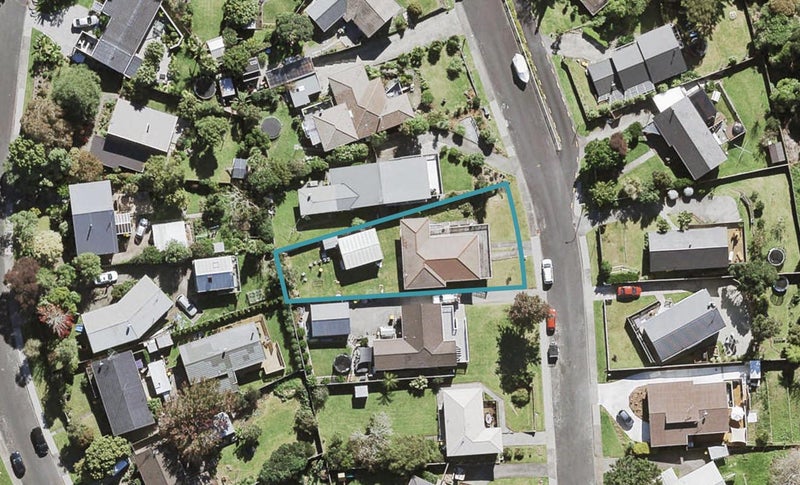 62 Kia Ora Road, Beach Haven, Auckland - Carousel 1