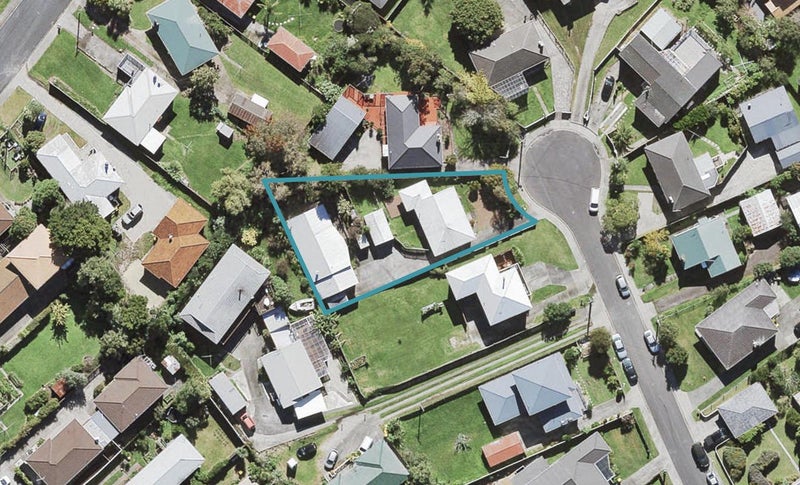 12 Kaweka Street, New Lynn, Auckland - Carousel 1