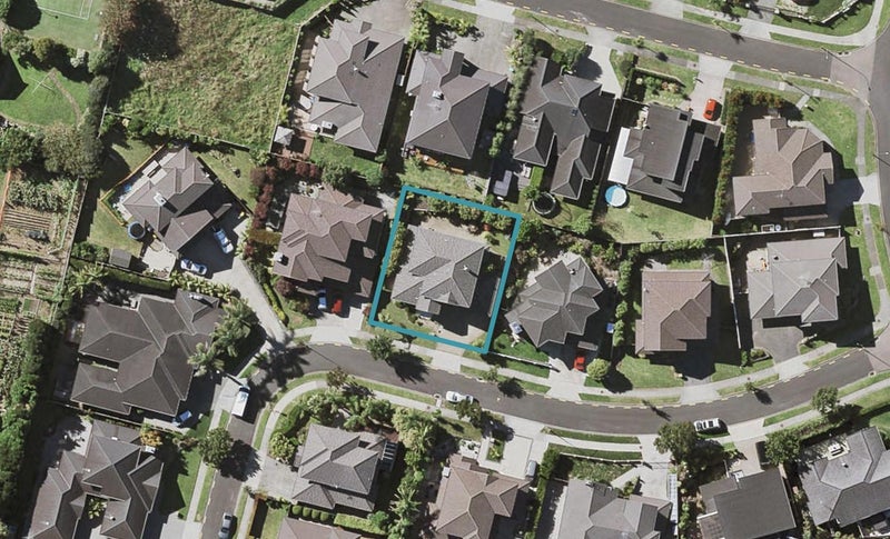 42 Gibbston Crescent, Flat Bush, Auckland - Carousel 1