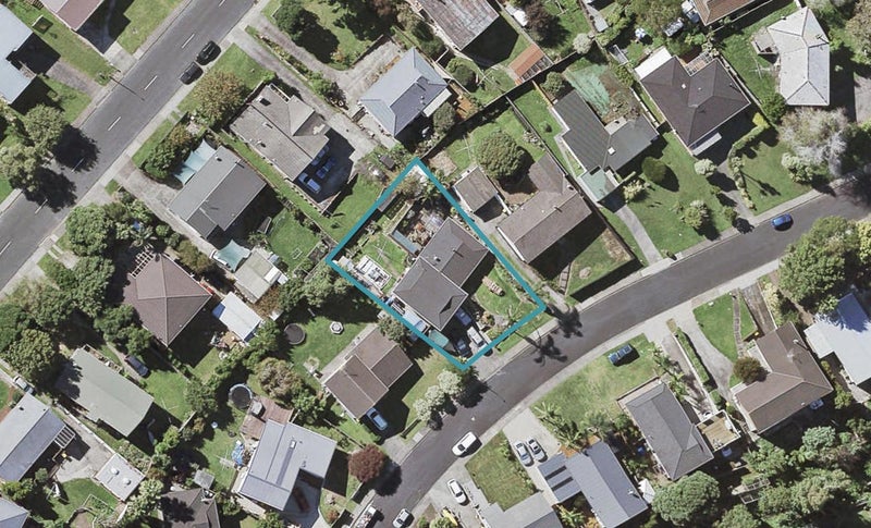 9 Wynn Place, Howick, Auckland - Carousel 1