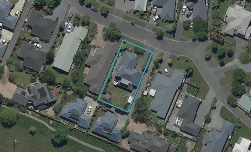 6 Wardour Mews, Avonhead, Christchurch - Carousel 1