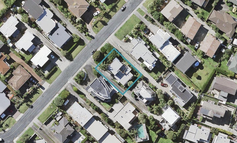 8 Marama Street, Castor Bay, Auckland - Carousel 1