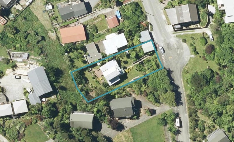 9 Amelia Crescent, Waikawa, Picton - Carousel 1