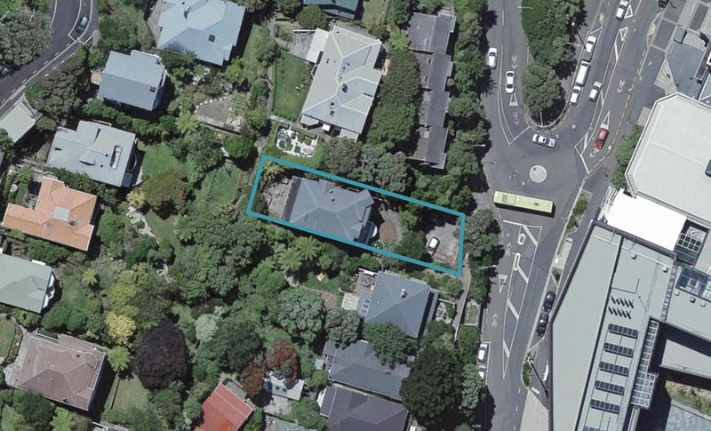56 Kelburn Parade, Kelburn, Wellington - Carousel 1