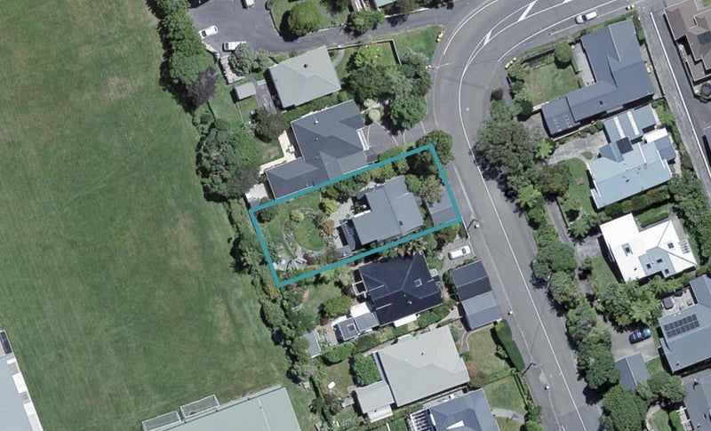 6 Duthie Street, Karori, Wellington - Carousel 1