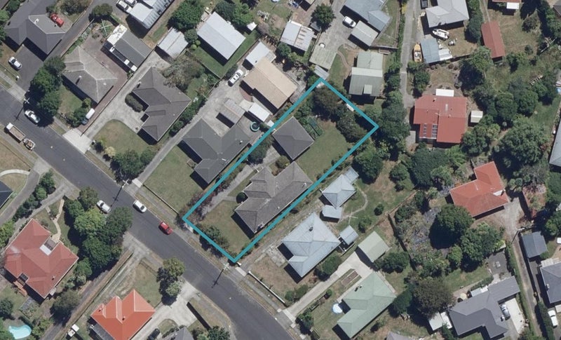 23 Brocas Avenue, Hillcrest, Hamilton - Carousel 1