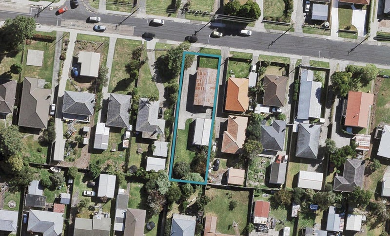 19A Edwards Avenue, Henderson, Auckland - Carousel 1