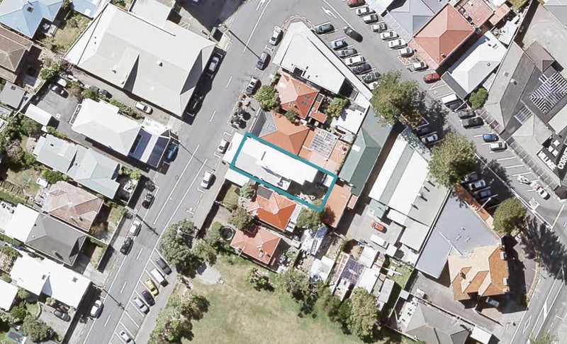 7 Oroua Street, Eastbourne, Lower Hutt - Carousel 1