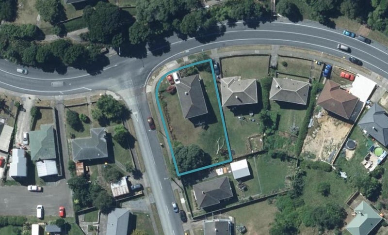 190 Mungavin Avenue, Cannons Creek, Porirua - Carousel 1