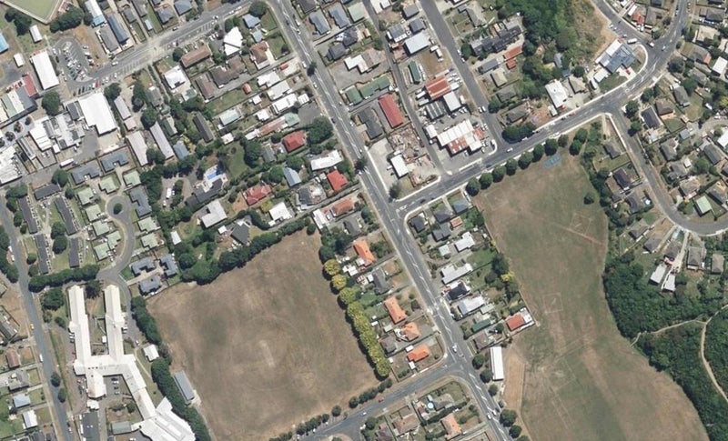 84 Main Road, Titahi Bay, Porirua - Carousel 1