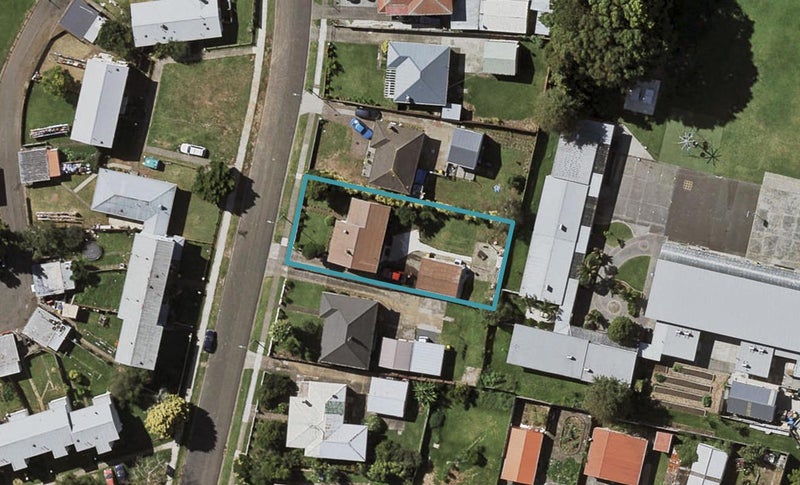 18 Vickerman Street, Otara, Auckland - Carousel 1