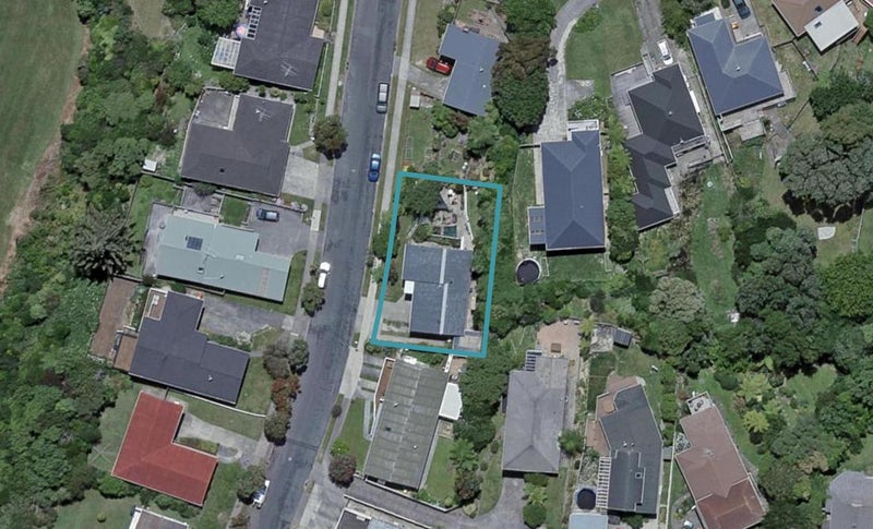 3 Lupin Terrace, Tawa, Wellington - Carousel 1