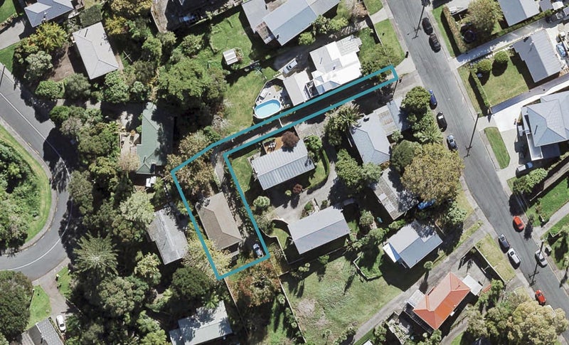 15 Drome View Place, Beach Haven, Auckland - Carousel 1