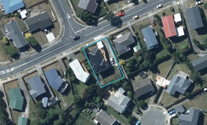 81A Conclusion Street, Ascot Park, Porirua - Carousel 1