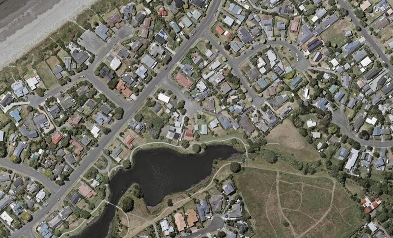 10 Pio Pio Place, Waikanae Beach, Waikanae - Carousel 1