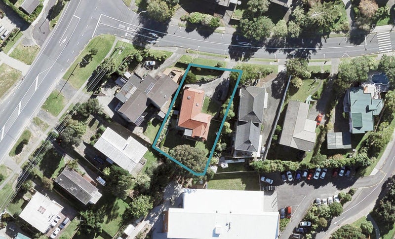 2 Sartors Avenue, Northcross, Auckland - Carousel 1