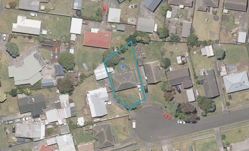 16 Armstrong Place, Gonville, Whanganui - Carousel 1